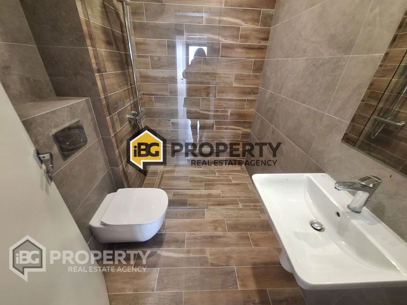 Prostorný apartmán s panoramatickými okny u moře v oblasti města Byala!